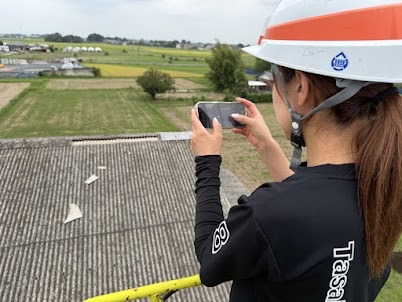 【工場屋根】台風でスレート屋根が破損！高所作業車で調査しても修繕に足場が必要な理由